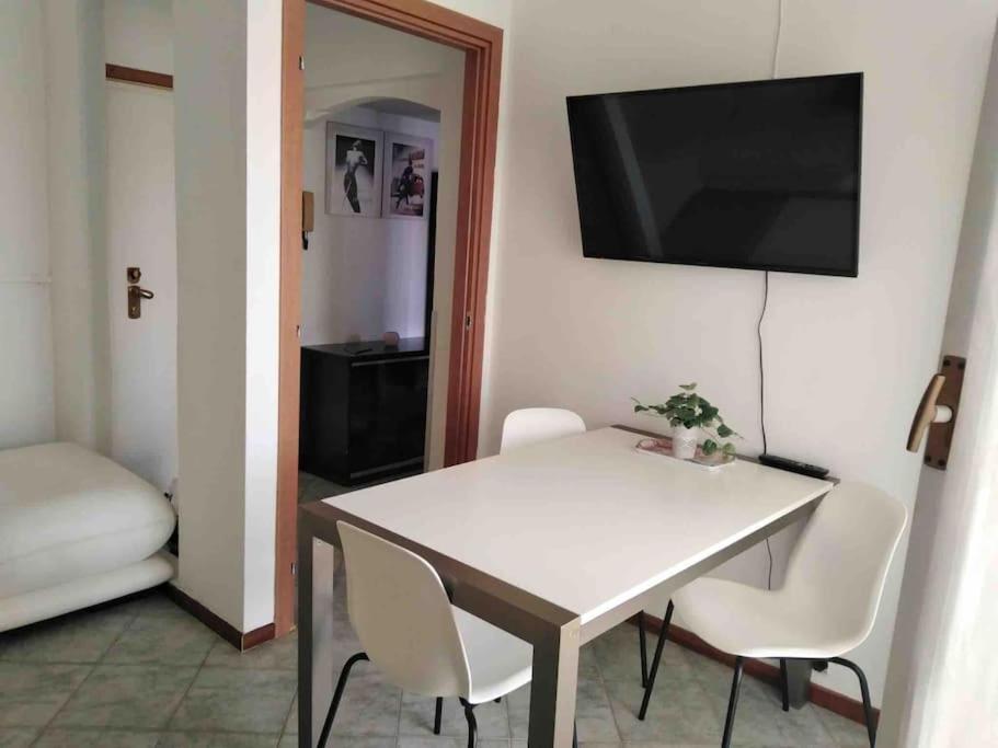 Lovely Flat, Super Connected To The Centre,Wifi,4P Mediolan Zewnętrze zdjęcie